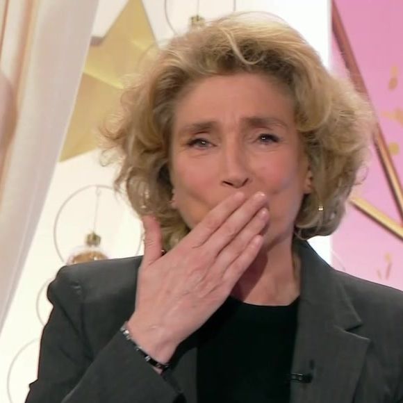 "Téléshopping", c'est terminé !

Marie-Ange Nardi et Alexandre Devoise sur le plateau de "Téléshopping" pour le dernier numéro