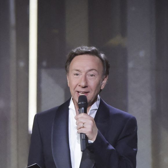 Lui s'est pour rappel installé dans la charmante commune de Thiron-Gardais, en Eure-et-Loir

Stéphane Bern - 30ème cérémonie des Victoires de la musique classique à Dijon, présentée par S.Bern et diffusée en direct sur France 3. Le 1er mars 2023 © Jack Tribeca / Bestimage