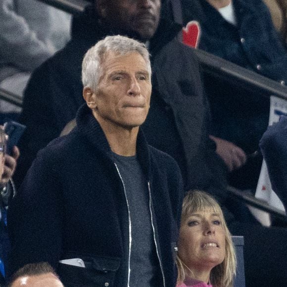 A l'époque, de grands noms ont vécu voisins de cette maison : Boris Vian et Jacques Prévert.

Nagui et Melanie Page dans les tribunes du match de football de qualification pour la coupe du monde 2026 opposant la France à Azerbaïdjan (3-0) au Parc des Princes à Paris, France, le 10 octobre 2025. © Cyril Moreau/Bestimage