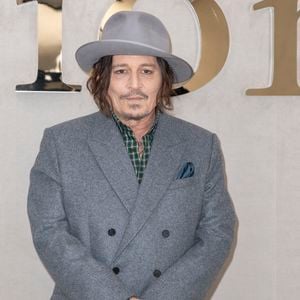 Cette propriété de plus de 15 hectares, pensée comme un refuge familial, comprend une maison principale, plusieurs maisons d’invités et de nombreux équipements.

Johnny Depp au photocall au défilé Christian Dior Collection Femme Prêt-à-Porter Printemps/Eté 2026 lors de la Fashion Week de Paris (PFW), dans le Jardin des Tuileries, à Paris, France, le 1er octobre 2025. © Olivier Borde/Bestimage