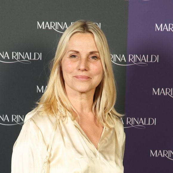 Discrète depuis de nombreuses années, Sophie Favier a arrêté brusquement sa carrière à la télévision après avoir participé à des émissions cultes comme "Ciel, mon mardi !" ou "Coucou, c'est nous !"

Exclusif - Sophie Favier à la soirée de lancement de la collection capsule Marina Rinaldi by Fausto Puglisi à l'hôtel d'Evreux à Paris
© Rachid Bellak / Bestimage