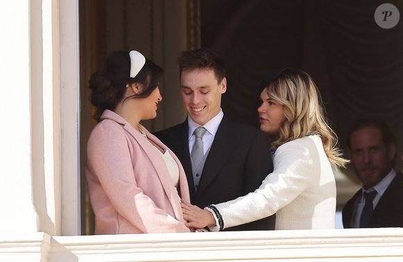 Louis Ducruet et sa femme Marie Chevallier, Camille Gottlieb - La famille princière au balcon du palais lors de la Fête Nationale de la principauté de Monaco le 19 novembre 2022.

© Dominique Jacovides / Bruno Bebert / Bestimage