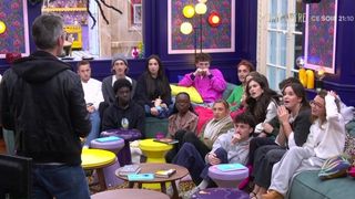 Les élèves de la Star Academy réprimandés par un de leurs professeurs, leur prestation ne passe pas du tout