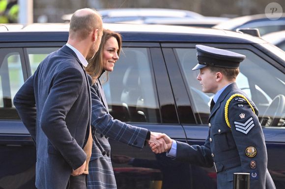 La visite s’est conclue chez Radical Weavers, un atelier valorisant le savoir-faire traditionnel et les communautés locales.

Le prince William, prince de Galles, et Catherine (Kate) Middleton, princesse de Galles, arrivent pour visiter l'Académie nationale de curling à Stirling, Royaume Uni, le 20 janvier 2026. Cover Images via ZUMA Press / Bestimage/Bestimage
