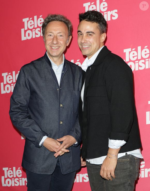 Stéphane Bern et Yori Bailleres - Photocall de la soirée "Télé Loisirs Awards 2024" aux Jardins du Pont-Neuf à Paris le 23 septembre 2024.   © Coadic Guirec/Bestimage