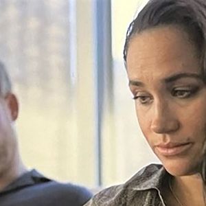 Installée en Californie avec le prince Harry et leurs deux enfants, Archie et Lilibet, elle revient aujourd’hui sous les projecteurs.

Meghan Markle, duchesse de Sussex, fond en larmes en évoquant les menaces de mort sur les réseaux sociaux dans le documentaire "Harry & Meghan" (Netflix). Los Angeles. Le 15 décembre 2022.