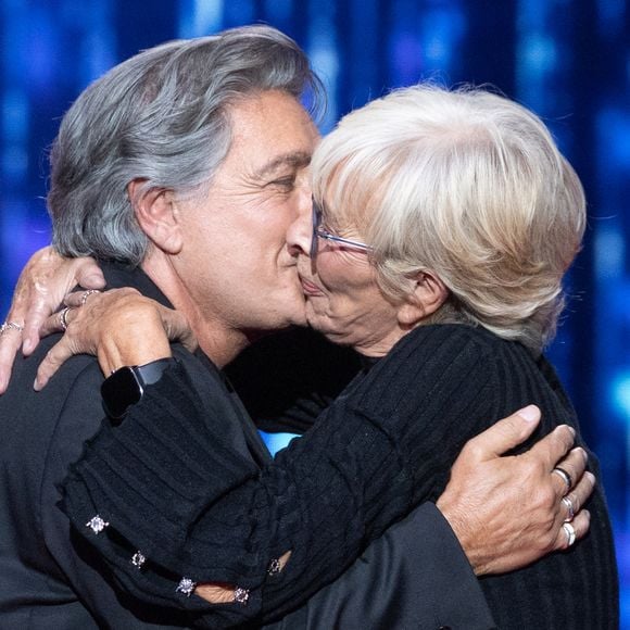 Exclusif - Monique (Femme de Frédéric François), Frédéric François pour les surprises de l'enregistrement de l'émission "La Boîte à secrets", présentée par F.Bollaert et diffusée le 16 janvier 2026 sur France 3, dans les studios du Lendit à Saint-Denis, France, le 16 décembre 2025. © Cyril Moreau/Bestimage