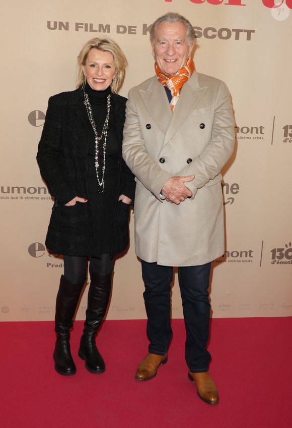 Sophie Davant et son compagnon William Leymergie - Avant-première du film "Ma Mère, Dieu et Sylvie Vartan" au cinéma Pathé Palace à Paris le 17 mars 2025. © Coadic Guirec/Bestimage