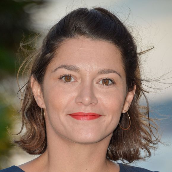 Emma De Caunes fête ses 50 ans aujourd'hui

Emma De Caunes pose lors d'une séance photo dans le cadre du 26e Festival du film britannique à Dinard, en France. Photo de Julien Reynaud/APS-Medias/ABACAPRESS.COM