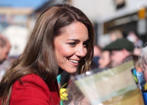 Le prince William et  Kate Middleton à la sortie du marché de Pontypridd, le 27 février 2025. 

Photo :  Backgrid UK / Bestimage