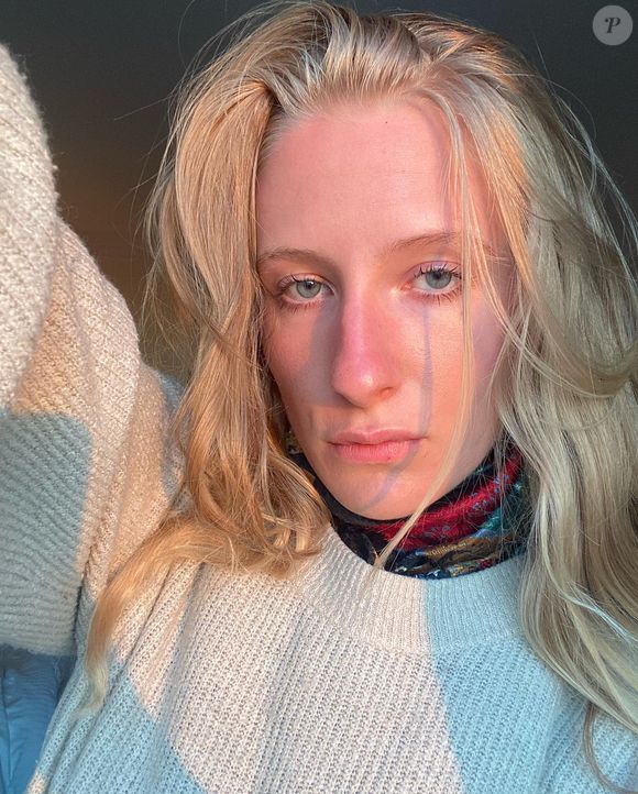 Louise Depardieu est désormais âgée de 24 ans et se construit une carrière d'actrice, suivant les pas de sa famille, et entend bien rendre fiers ses parents décédés.

Louise Depardieu sur son compte Instagram le 22 juillet 2022.