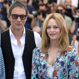 Ils travaillent même ensemble !
Vanessa Paradis, Samuel Benchetrit (réalisateur) au photocall du film Cette musique ne joue pour personne (Cannes première) lors du 74ème festival international du film de Cannes le 10 juillet 2021

© Borde / Jacovides / Moreau / Bestimage