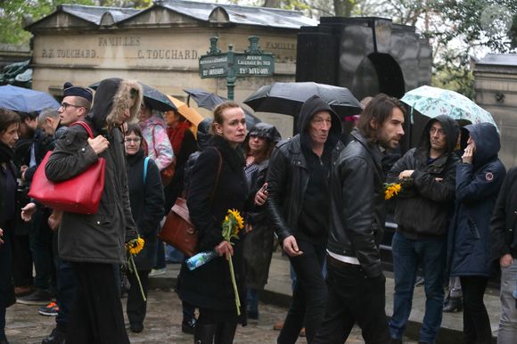 Sandrine Bonnaire - Sorties - Obsèques de Jacques Higelin au cimetière du Père Lachaise à Paris le 12 avril 2018
© Bestimage