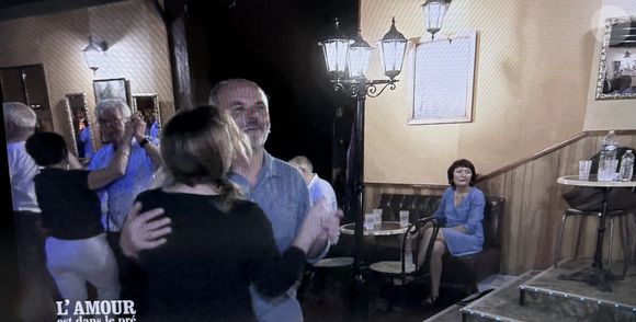 Et en effet, la veille, lors d'une soirée dansante, Pierrick ne cachait plus son attirance pour Livie.

Pierrick choisit Livie et laisse partir Valérie dans L'amour est dans le pré