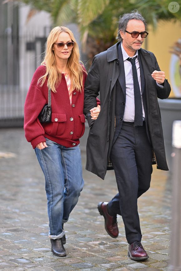 Vanessa Paradis et Samuel Benchetrit arrivent à la Masterclass lors du 16e Festival du film Lumière à Lyon, France, le 13 octobre 2024. Photo par Julien Reynaud/APS-Medias/ABACAPRESS.COM