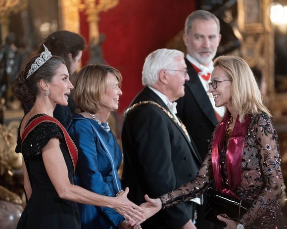 Le roi Felipe VI et la reine Letizia d'Espagne, accueillent Frank-Walter Steinmeier (Président fédéral de l'Allemagne) et sa femme Elke Budenbender pour un dîner de gala en leur honneur au palais royal à Madrid. Photo par LALO YASKY / BESTIMAGE
