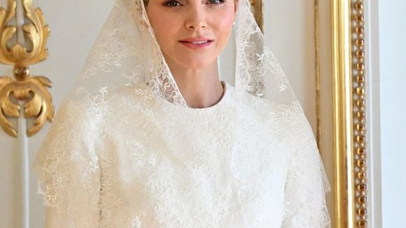 Charlene de Monaco décorée avec une nouvelle distinction : sa combinaison brodée Elie Saab illumine le gala monégasque