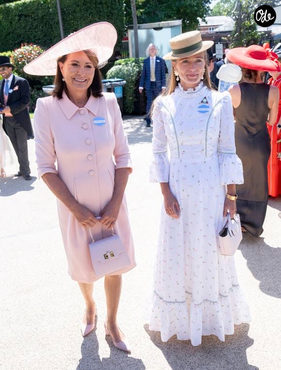 Carole Middleton et Alizée Thevenet assistent au deuxième jour du Royal Ascot, à l’hippodrome d’Ascot, à Ascot, dans le Berkshire (Royaume-Uni).
Photo de GOFF  / BESTIMAGE