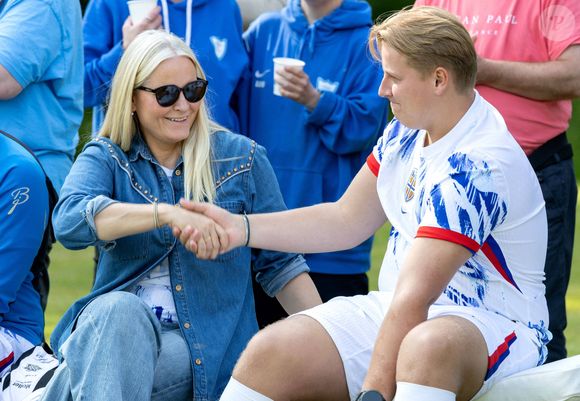 Le Prince Sverre Magnus lors du tournoi de football entre l'équipe Skaugum et Asker Unified, Furuset Regnbuen et Strømsgodset TI au stade Skaugum à Asker, Norvège. Photo by Dana Press / Bestimage