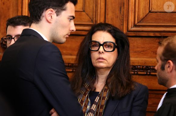 Depuis septembre 2024, elle s'assoie de nouveau sur la première marche du podium, avec une fortune estimée à 107,5 milliards de dollars.

Françoise Bettencourt-Meyers , fille de la femme la plus riche de France Liliane Bettencourt, est vue le 28 mai 2015, au palais de justice de Bordeaux, dans le sud-ouest de la France, au dernier jour du procès de dix personnes accusées d'avoir exploité la vieille héritière de L'Oréal Liliane Bettencourt. Photo by Patrick Bernard-Quentin Salinier/ABACAPRESS.COM