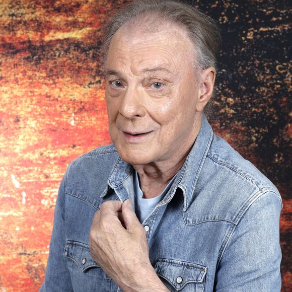 lors des obsèques de son père

Exclusif - Portrait d'Herbert Léonard à Paris, le 8 octobre 2024.
© Cédric Perrin/Bestimage