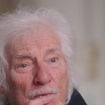 Hugues Aufray sera-t-il à nouveau papa avec son épouse Muriel, de 45 ans sa cadette ? Le chanteur donne la réponse