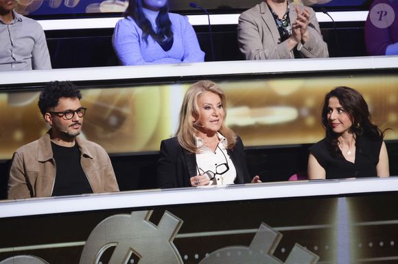 Exclusif - Nadia Roz, Sheila, Tony Saint Laurent lors de l'enregistrement de l'émission "100% logique" présentée par C. Feraud et qui sera diffusée le 18 octobre 2025 au Studio du Lendit à Saint-Denis, France, le 11 mars 2024. © Jack Tribeca/Bestimage