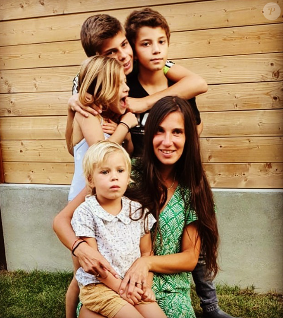 Elsa Laforce, à la tête d'une fratrie de cinq enfants dans "Familles nombreuses, la vie en XXL" sur TF1.