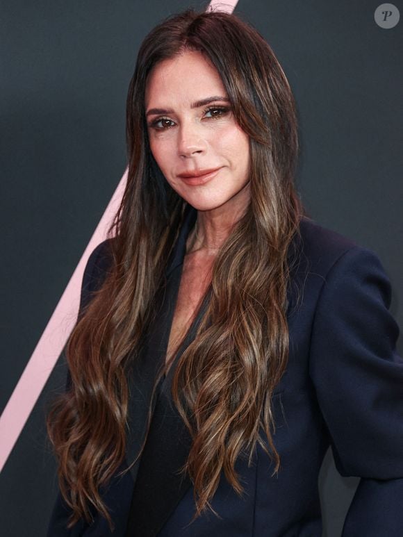Victoria Beckham arrive à la première à Los Angeles du film 'Lola' de Vertical Entertainment au Regency Bruin Theatre le 3 février 2024 à Westwood, Los Angeles, CA, USA.
