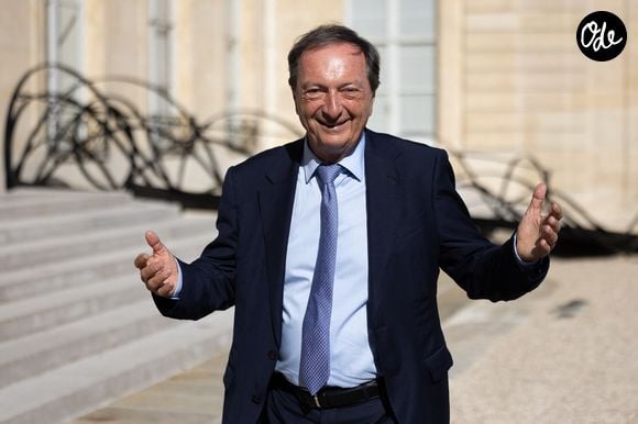 Il dément notamment la rumeur selon laquelle la marque aurait été cédée pour 160 millions d’euros après la mort de son père.

Michel-Édouard Leclerc, président du comité stratégique du leader français de la grande distribution E.Leclerc, arrive pour une réunion avec la "French Electricity Team", destinée à faire avancer l’électrification de la France dans les années à venir, au palais de l’Élysée à Paris. © Raphaël Lafargue / Pool / Bestimage