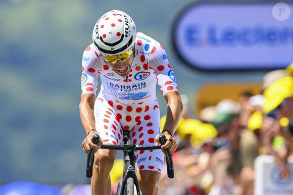 Mais ces dernières heures, le Français est aussi au cœur d'une polémique...

Le Français Lenny Martinez, à l'arrivée de la 13e étape de la 112e édition du Tour de France, le 18 juillet 2025, à Peyragudes, France. © Photo News/Psnewz/Bestimage