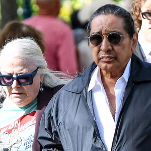 Josiane Balasko et son mari George Aguilar aux arrivées des obsèques de Catherine Ringer, la chanteuse des Rita Mitsouko, au cimetière de Montmartre, dans le 18ème arrondissement de Paris, France, le 19 septembre 2026. © Bestimage | 00770597