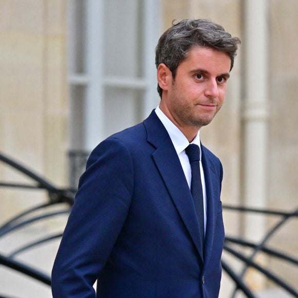 Gabriel Attal, président du groupe parlementaire Ensemble Pour la République - Les chefs des partis politiques et des groupes parlementaires de l'Assemblée nationale votent du palais présidentiel de l'Elysée à Paris, France, le 10 octobre 2025. © Christian Liewig/Bestimage