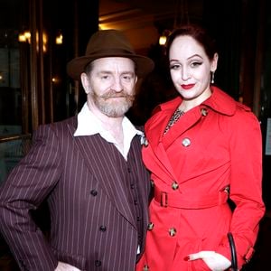 Mathias Malzieu et sa compagne Daria Nelson lors de la soirée des 140 ans de légende des Deux Magots et vernissage de l'exposition "140 ans d'esprits créatifs à Saint-Germain-des-Prés" à Paris le 29 avril 2024.

© Cédric Perrin / Bestimage