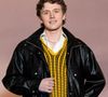 Bastiaan a dû s’éloigner temporairement de la scène après une grave blessure à la cheville.

Bastiaan de la Star Academy 2025 - Photocall de l'avant-première mondiale parisienne de la saison 4 Netflix de "Bridgerton" au Palais Brongniart à Paris, France, le 14 janvier 2026. © Cyril Moreau/Bestimage