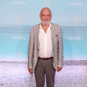 Des propos qu'il a prononcés en riant, allant même jusqu'à reconnaître qu'il était "horrible".
François Berléand - Tapis rouge de la soirée d'ouverture de la 7ème édition du festival Cineroman à Nice le 29 septembre 2025.
© Dominique Jacovides - Bruno Bebert / Bestimage
