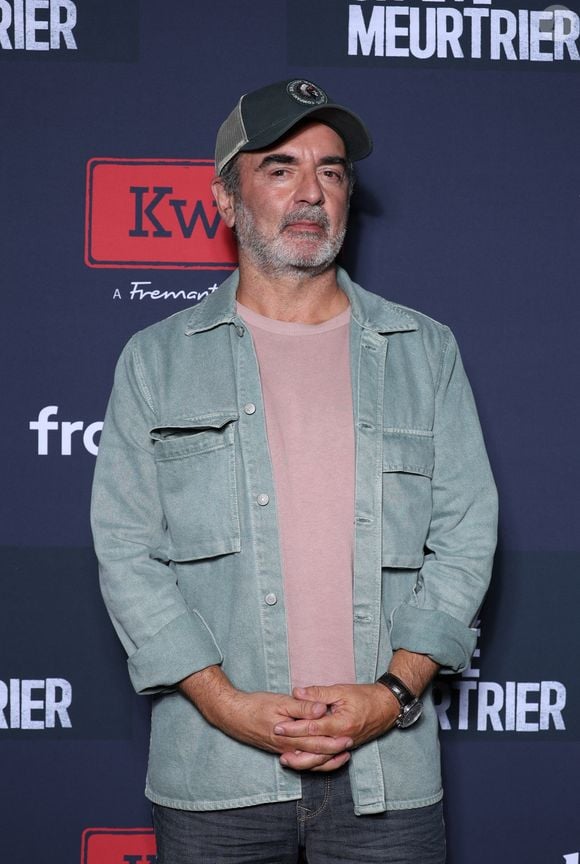 Bruno Solo lors de l'avant-première de la série "Ouija, un été meurtrier" à l'hôtel Marignan à Paris le 8 août 2024.

© Denis Guignebourg / Bestimage
