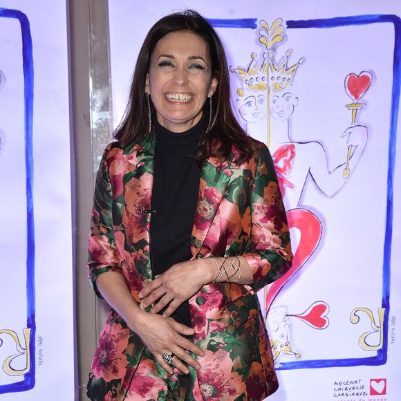 Adeline Blondieau (veste et un short Christophe Guillarmé en jacquard noir et rose fuchsia - Bijoux Elsa Lee Paris) au photocall du Gala du Coeur au profit de l'association Mécénat Chirurgie Cardiaque dans la salle Gaveau de Paris, France, le 28 janvier 2020.  © Giancarlo Gorassini/Bestimage