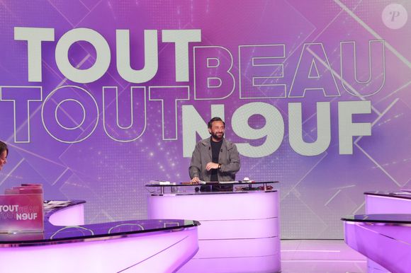 Exclusif - Cyril Hanouna, sur le plateau de l'émission Tout Beau, Tout N9uf (TBT9) présenté par C.Hanouna et diffusé en direct sur W9 le 15 avril 2026.

© Jack Tribeca / Bestimage