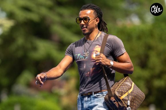 Jules Koundé - Les joueurs de l'équipe de France de football arrivent au centre d'entraînement de la Fédération française de football (FFF) à Clairefontaine-en-Yvelines, au sud-ouest de Paris, France, en vue de la Coupe du monde de la FIFA 2026, le 29 mai 2026. © Pierre Perusseau/Bestimage
