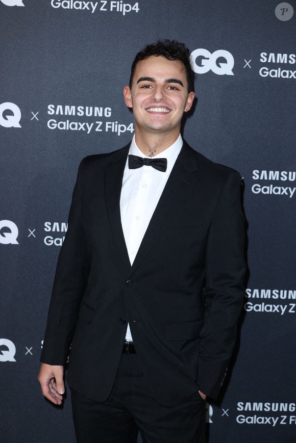 Qui n'est autre que l'artiste Gérard Alary.

Diego Alary participe au photocall des GQ Men Of The Year Awards 2022 qui se tient à l'hôtel Kimpton le 29 novembre 2022 à Paris, France. Photo par Jerome Dominé/ABACAPRESS.COM.