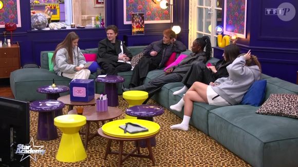 Les élèves de la "Star Academy" ont passé les évaluations devant leurs professeurs.  Photo par TF1