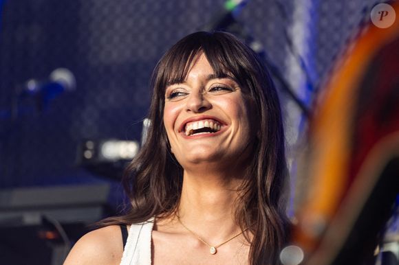 Son petit garçon est le "plus grand ambassadeur" de sa mère et n’hésite pas à la présenter à sa façon aux gens qu'il croise.

Clara Luciani se produit sur scène lors du Festiv4L Signe Renault au Chalet des Iles le 23 juin 2025 à Paris, France. Photo by Nasser Berzane/ABACAPRESS.COM