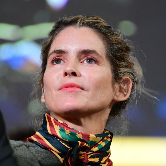 Alice Taglioni lors de la 165e vente aux enchères des Hospices de Beaune, le 16 novembre 2025. © Romain Doucelin / Bestimage