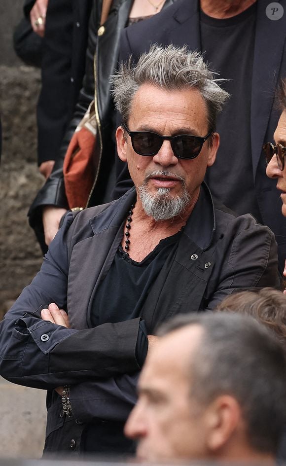 Florent Pagny assiste aux funérailles de Thierry Ardisson à l'église Saint Roch à Paris, France, le 17 juillet 2025. Photo Abaca