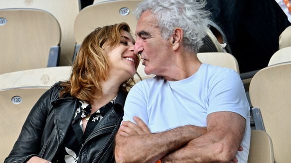 Raymond Domenech n'est plus un cœur à prendre ! L'ex d'Estelle Denis avec sa nouvelle compagne à Roland-Garros