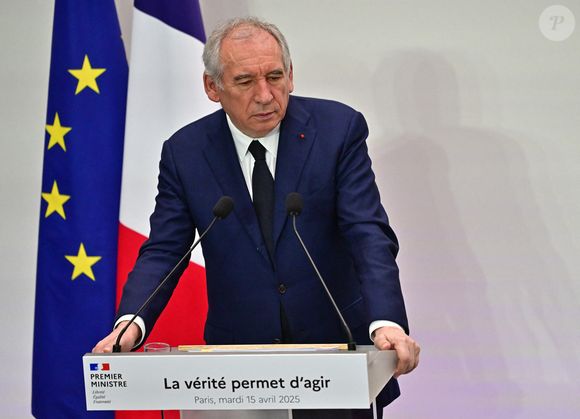 Dans les années 80 lors d'un camp d'été organisé organisé par la congrégation liée à l’établissement catholique Notre-Dame de Bétharram, cette dernière aurait été victime durant sa jeunesse de violences physiques...

Le Premier ministre français François Bayrou et de membres du gouvernement lors d'une conférence de presse dans le cadre du comité d'alerte budgétaire, avec le défi de trouver 40 milliards d'euros d'économies d'ici 2026, au bâtiment Ségur, à Paris, France, le 15 avril 2025. © Christian Liewig/Bestimage