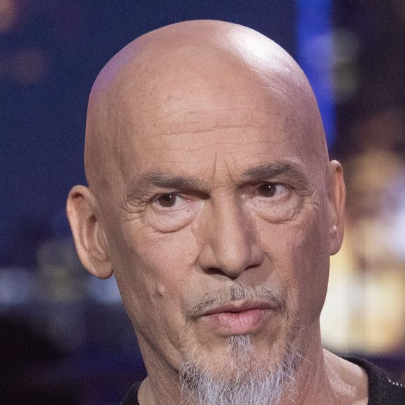 L'artiste qui s'est battu dès 2022 contre un cancer des poumons et qui a vaincu la maladie se refait - sans mauvais jeu de mots - une santé.

Florent Pagny - Emission spéciale "Unis pour l'Ukraine" à la Maison de la Radio et de la Musique, diffusée en direct sur France 2 et présentée par Nagui et Leïla.Kaddour à Paris.


© Cyril Moreau / Jack Tribeca / Bestimage