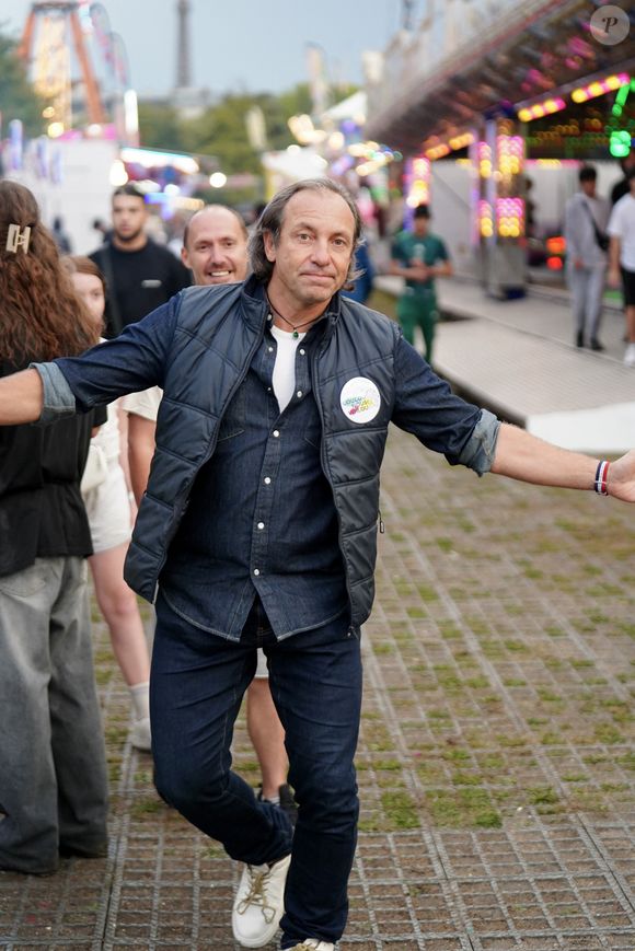 Philippe Candeloro - Inauguration de la 42ème édition de la fête à Neuneu à Paris le 29 août 2025.
© Anne-Sophie Guebey / Bestimage