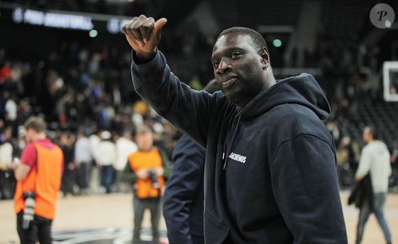 Ce grand fan de basket est le nouveau co-propriétaire du Paris Basketball 

Omar Sy assiste à la victoire du club Paris Basketball face au Baskonia Vitoria (67-65) à l'Adidas Arena à Paris, le 1er novembre 2024. © Jonathan Rebboah / Panoramic / Bestimage